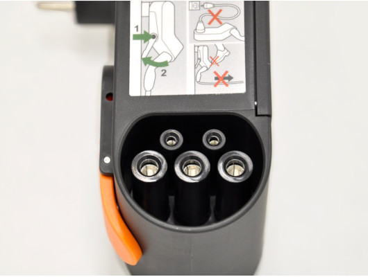 66635ADE00EU Mobilná dokovacia stanica 2,3kW