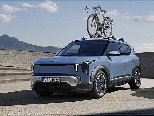 Kryty spätných zrkadiel KIA EV2, vzhľad brúseného hliníka