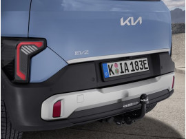 Lišta kufrových dverí KIA EV2, vzhľad brúseného hliníka