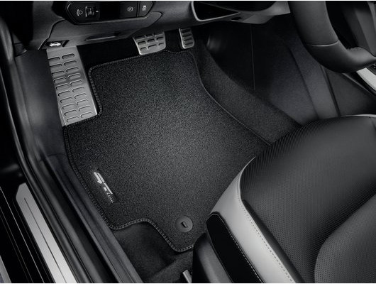 GG143ADE00GLE Velúrové koberce KIA K4 GT-Line (ECONYL®)