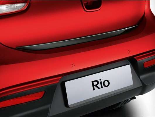 H8491ADE00BL Lišta kufrových dverí KIA Rio (YB), klavírna čierna