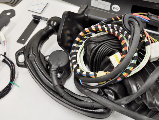 P2285ADE50 Ťažné zariadenie KIA Sorento (MQ4) MY24, výsuvné